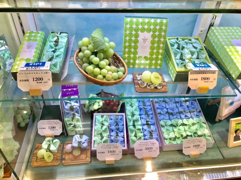 これは絶品！メディアで話題の『ひとつぶのマスカット&ひとつぶのピオーネ』を食べてみた感想☆ エクペリ