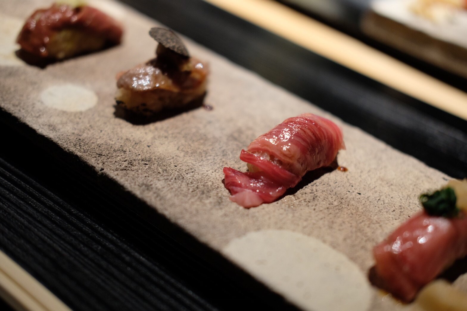 KINTANコレド室町の肉寿司の画像