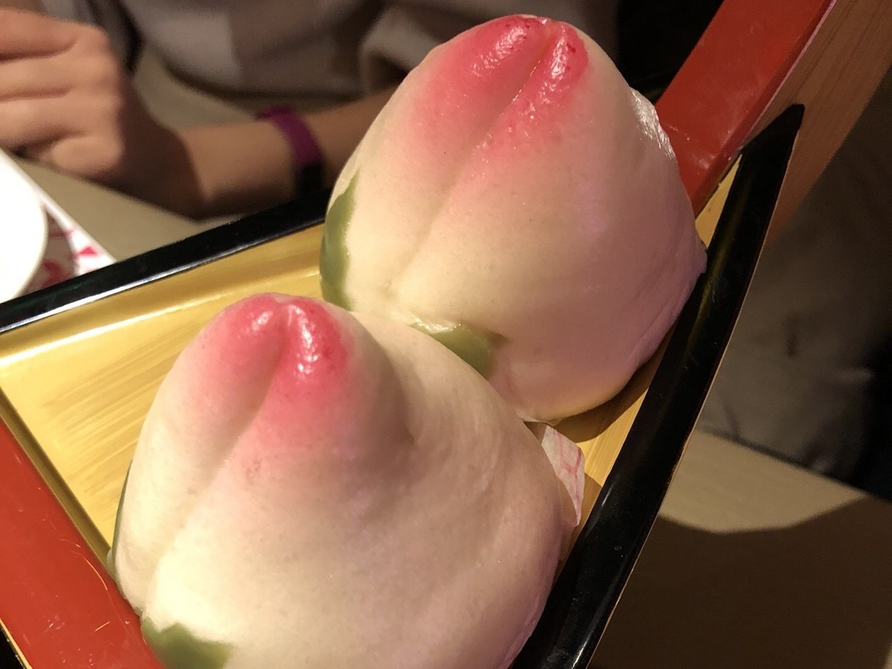 新宿サナギの桃饅頭の画像